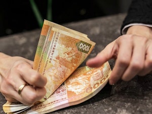 香港向居民推出1萬港元的獎勵金計畫