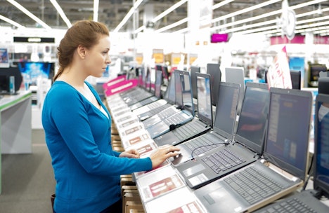 Las computadoras portátiles no vendidas se venden por casi nada