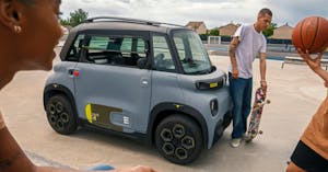 ¿Sabías que el Citroën Ami es recargable en toma doméstica?