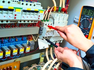 Voici comment une femme rusée divise par 4 sa facture d’électricité sans effort