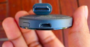 Esta sencilla caja permite instalar aplicaciones e ir a Google con el televisor