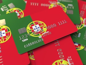 Nasceu entre 1956 a 1996? Pode obter um potencial segundo rendimento com empresas como os CTT!